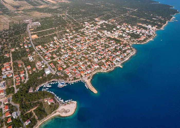 With Parking Space Mandre, Pag - 4075 Apartment