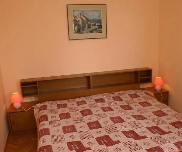 With Parking Space Mandre, Pag - 4075 *