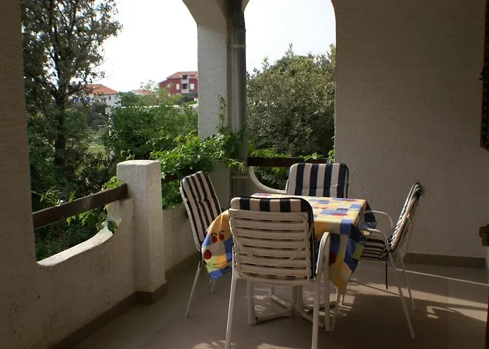 Apartman With Parking Space Mandre, Pag - 4075 *